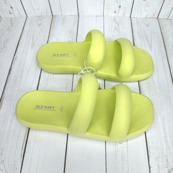 Old Navy Puff Slide Sandals - Picture 7 of 8